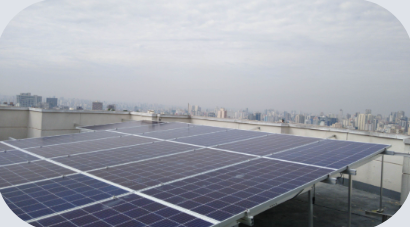 Usina solar no topo de São Paulo